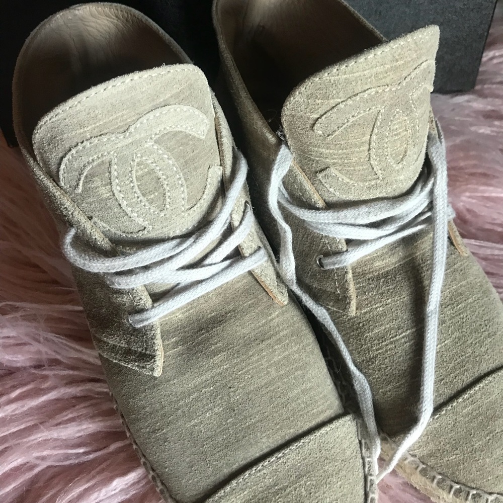 SOLD!Chanel Sneakers shoes 38 8 ankle hi top - Picture 2 of 8